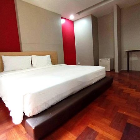 Go Inn Silom Bts Surasak X โกอินน์ สีลม บีทีเอส สถานีสุรศักดิ์ بانكوك المظهر الخارجي الصورة
