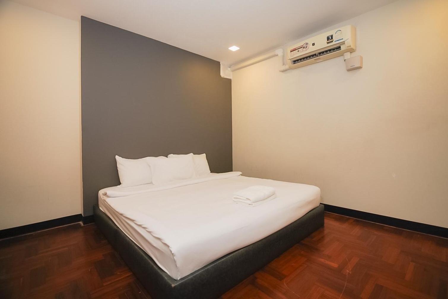 Go Inn Silom Bts Surasak X โกอินน์ สีลม บีทีเอส สถานีสุรศักดิ์ بانكوك المظهر الخارجي الصورة