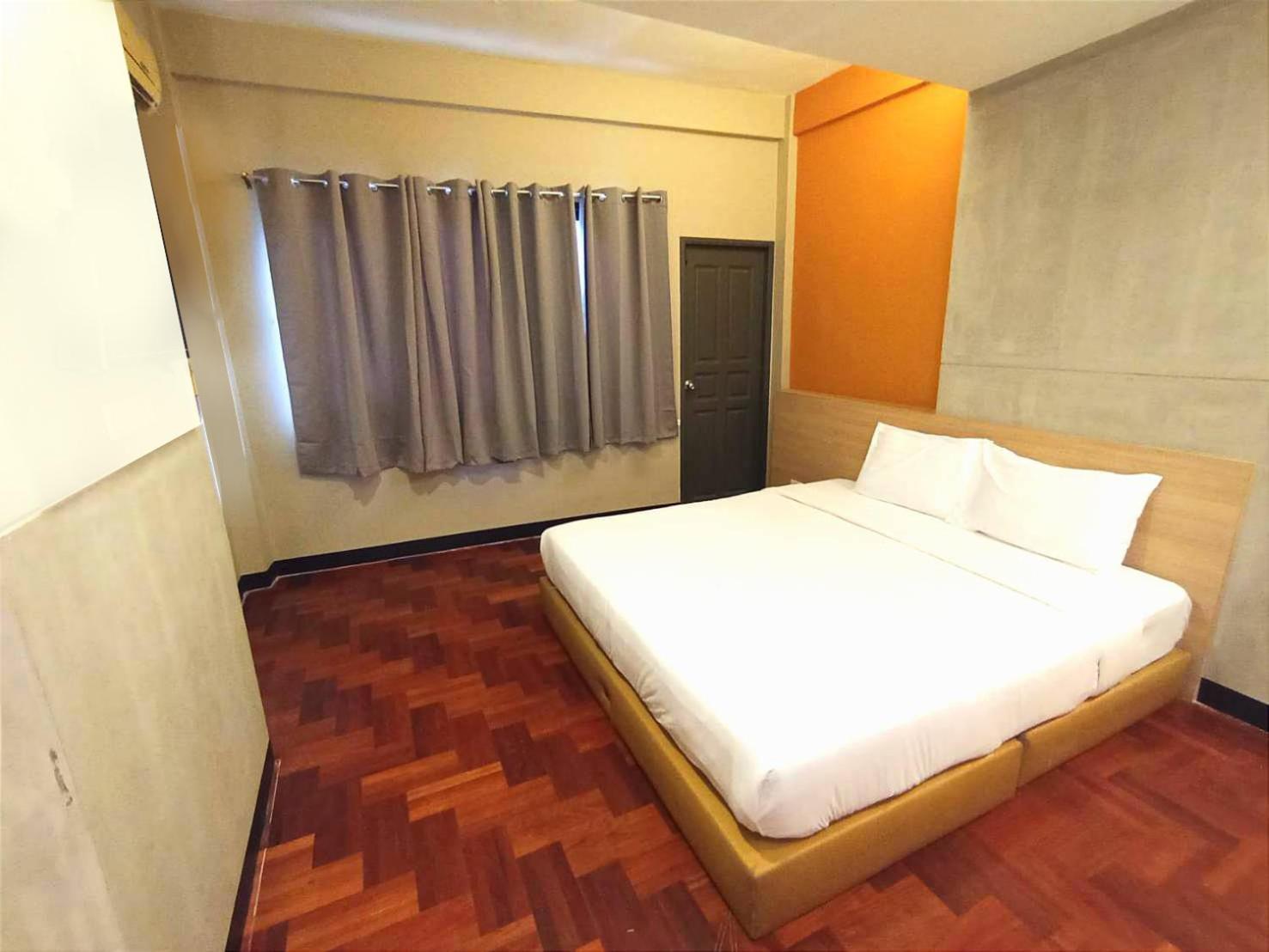 Go Inn Silom Bts Surasak X โกอินน์ สีลม บีทีเอส สถานีสุรศักดิ์ بانكوك المظهر الخارجي الصورة